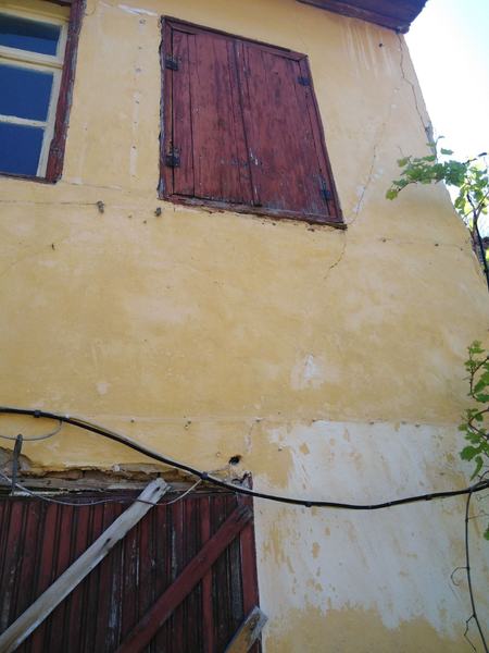 Παλιά πρόσοψη πριν από την αποκατάσταση